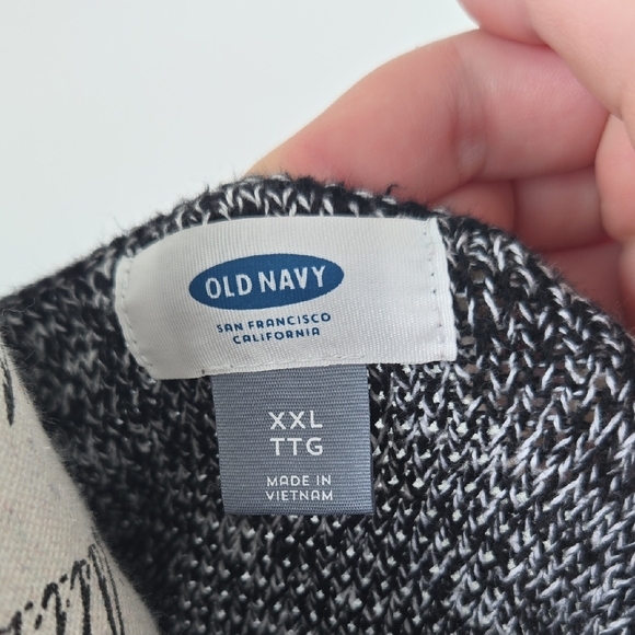 Old Navy Black and White Knit Sweater - Picture 2 of 6